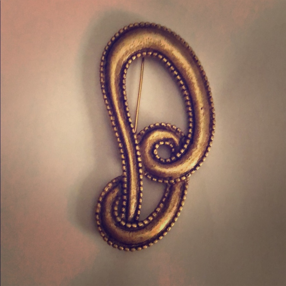 Brooch